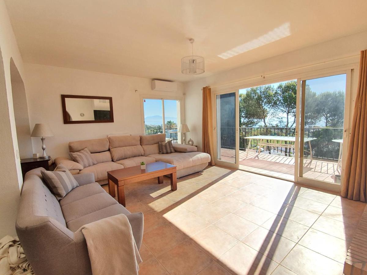 Beautiful 5 Bedroom Villa With Private Pool With Stunning Sea Views, Walking Distances To Shops Restaurants Beach مانيلفا المظهر الخارجي الصورة